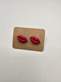 Lip posts